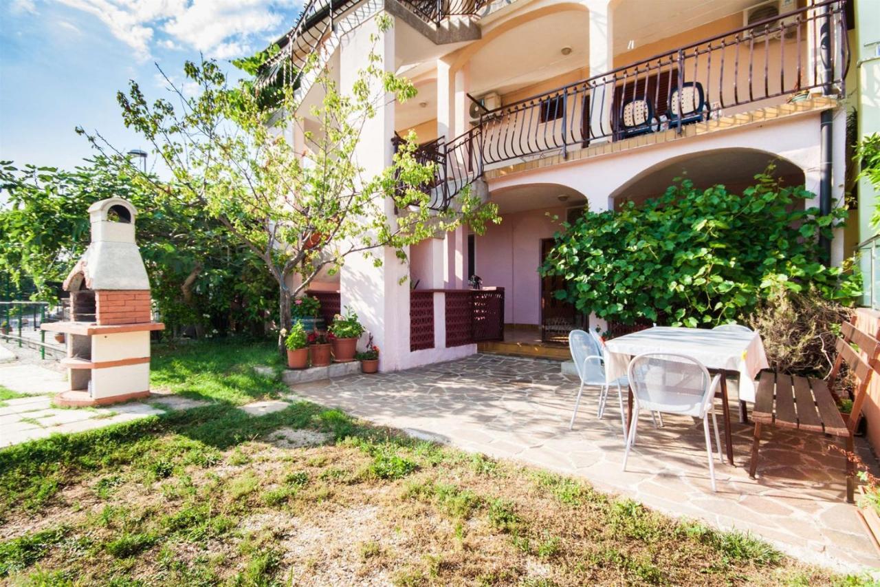 Apartments Dara Umag Buitenkant foto