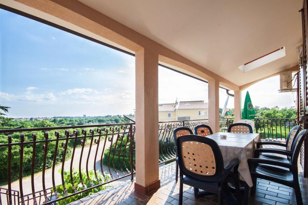 Apartments Dara Umag Buitenkant foto